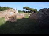 05101 ostia - regio i - insula xix - horrea dei mensores (i,xix,4) - ostseite - 7. raum von sueden - hinterer raum - bli ri nordosten - 01-2024.jpg